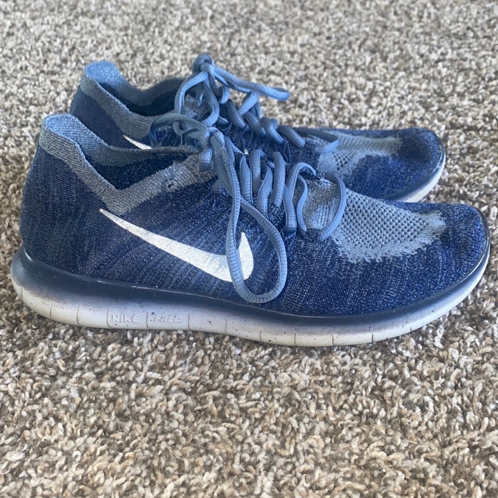 Gently used Nike free run fly knits